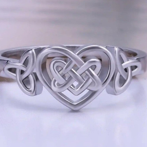 Sterling Silver Plated Celtic Knot Heart Ring - Size 6 - Picture 4 of 5